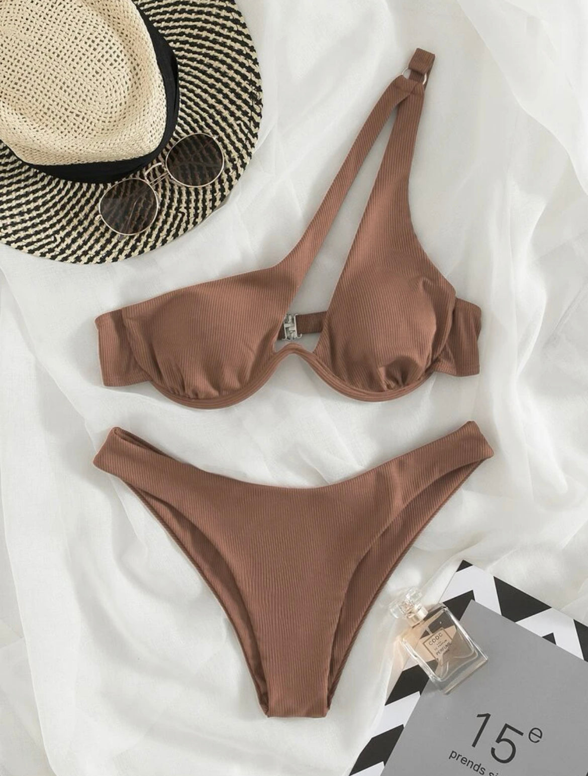 Asimetrični bikini 01