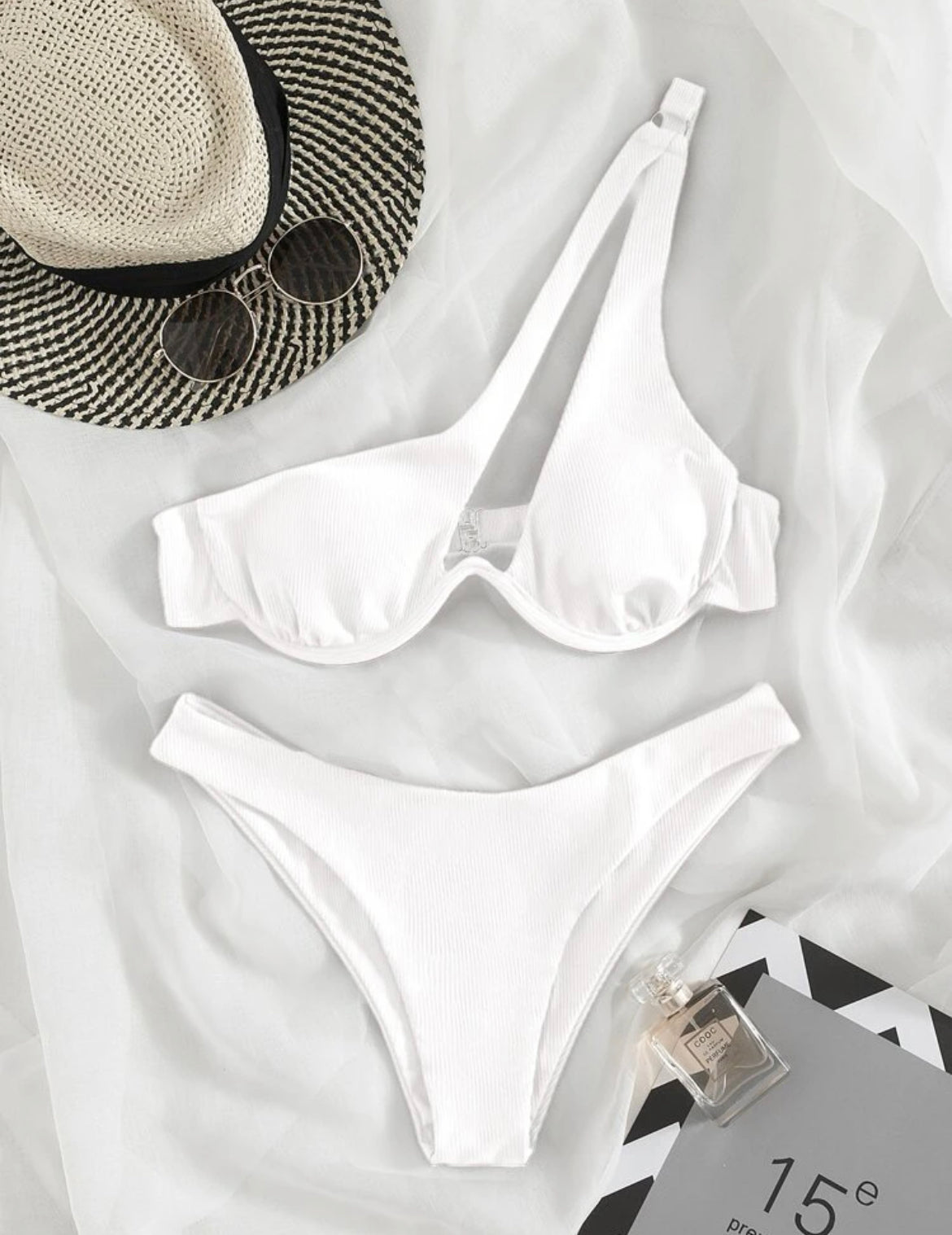 Asimetrični bikini 01