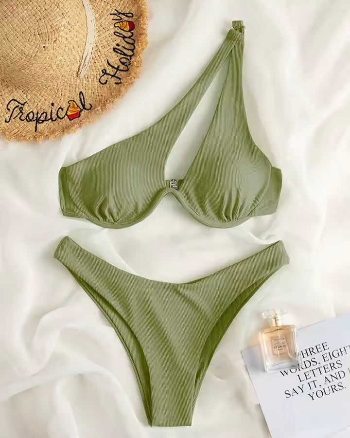 Asimetrični bikini 01