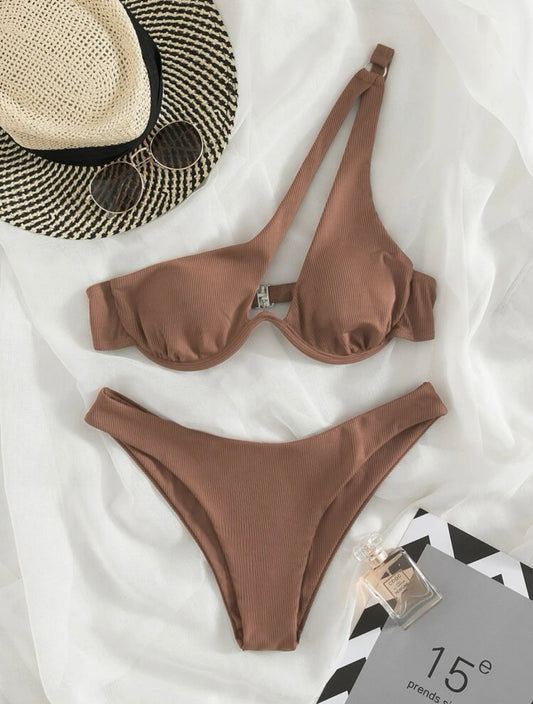 Asimetrični bikini 01